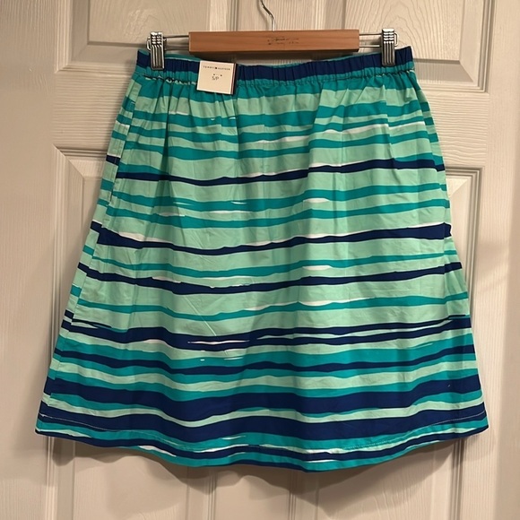 Tommy Hilfiger brand size S Must Have skirt- NWt - Picture 3 of 7